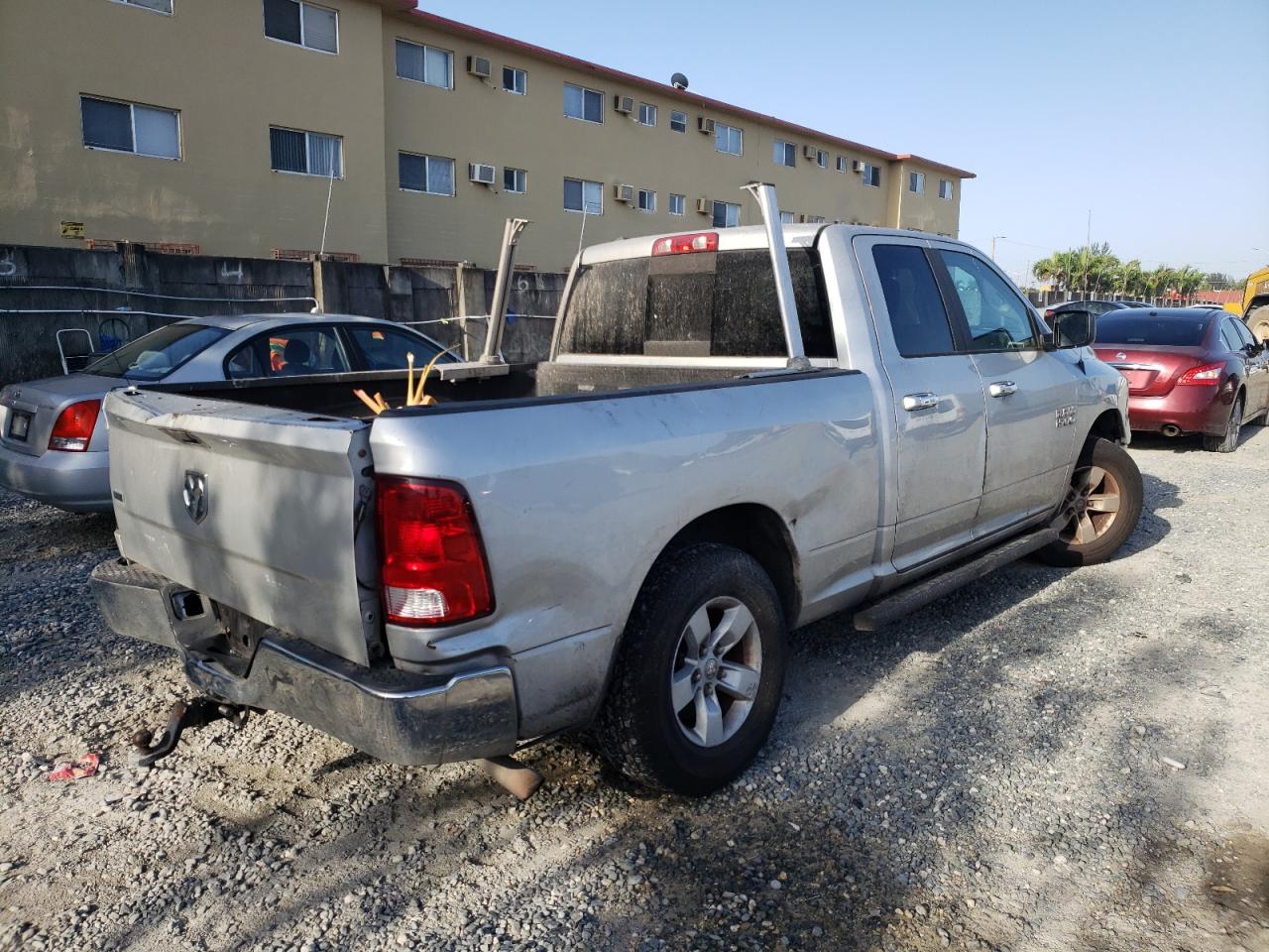 Photo 4 from auction – 2017 RAM 1500 SLT with VIN 1C6RR6GG6HS730182