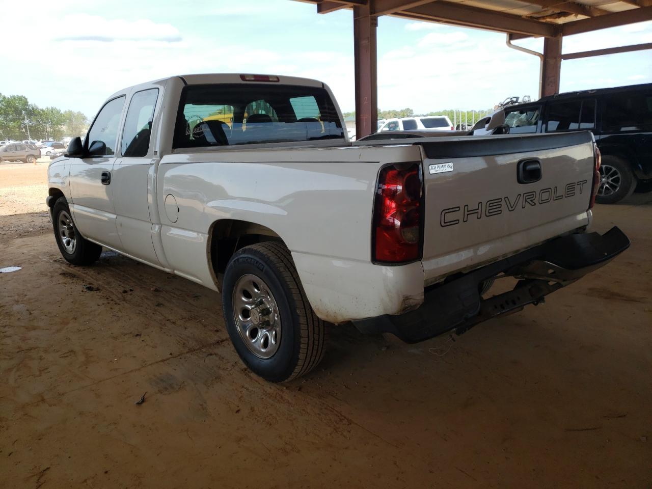 Photo 3 from auction – 2006 CHEVROLET SILVERADO with VIN 1GCEC19X16Z244439