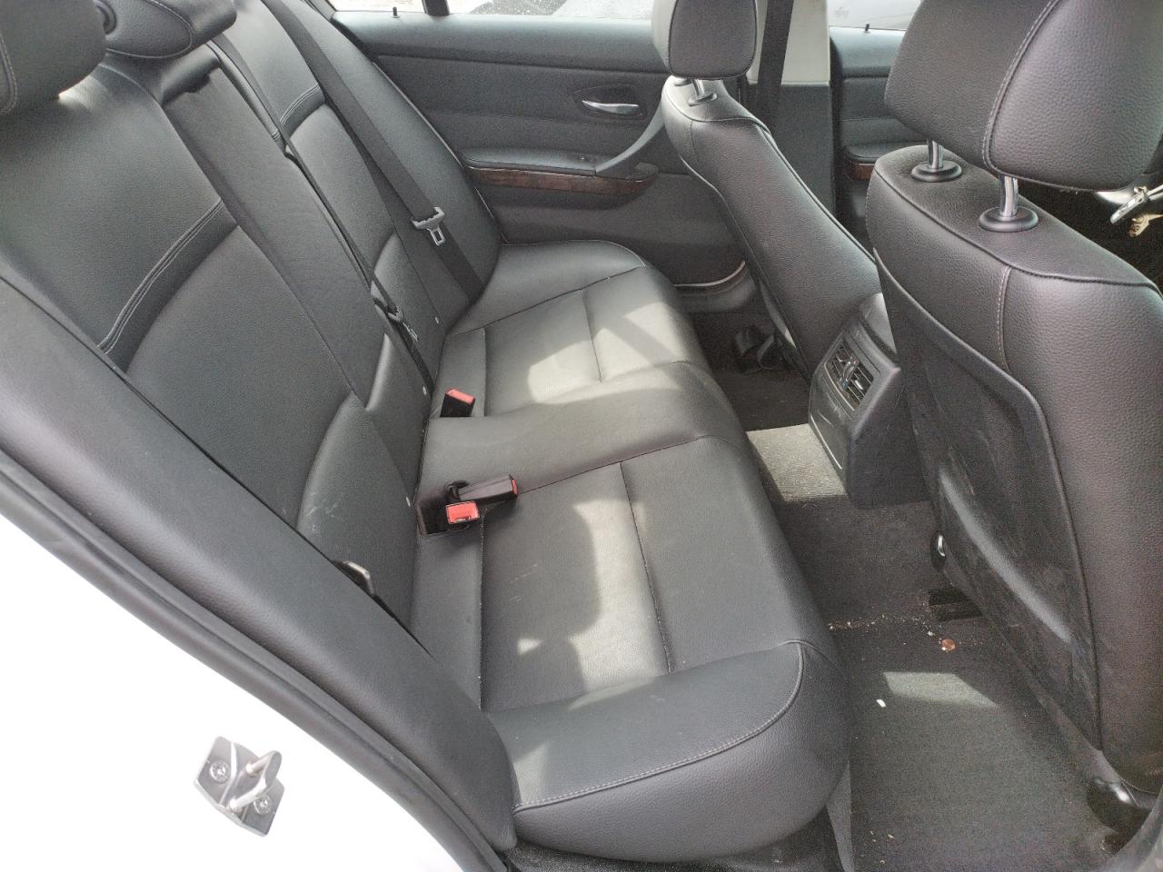 Photo 6 from auction – 2011 BMW 328 I SULE with VIN WBAPH5G59BNM84467