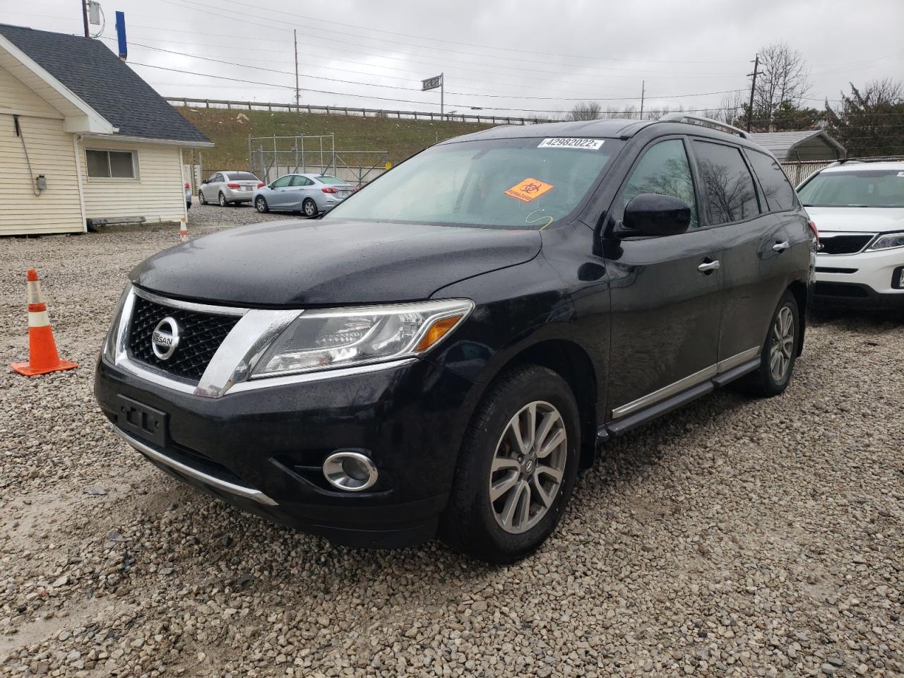 Photo 2 from auction – 2013 NISSAN PATHFINDER with VIN 5N1AR2MM9DC627976