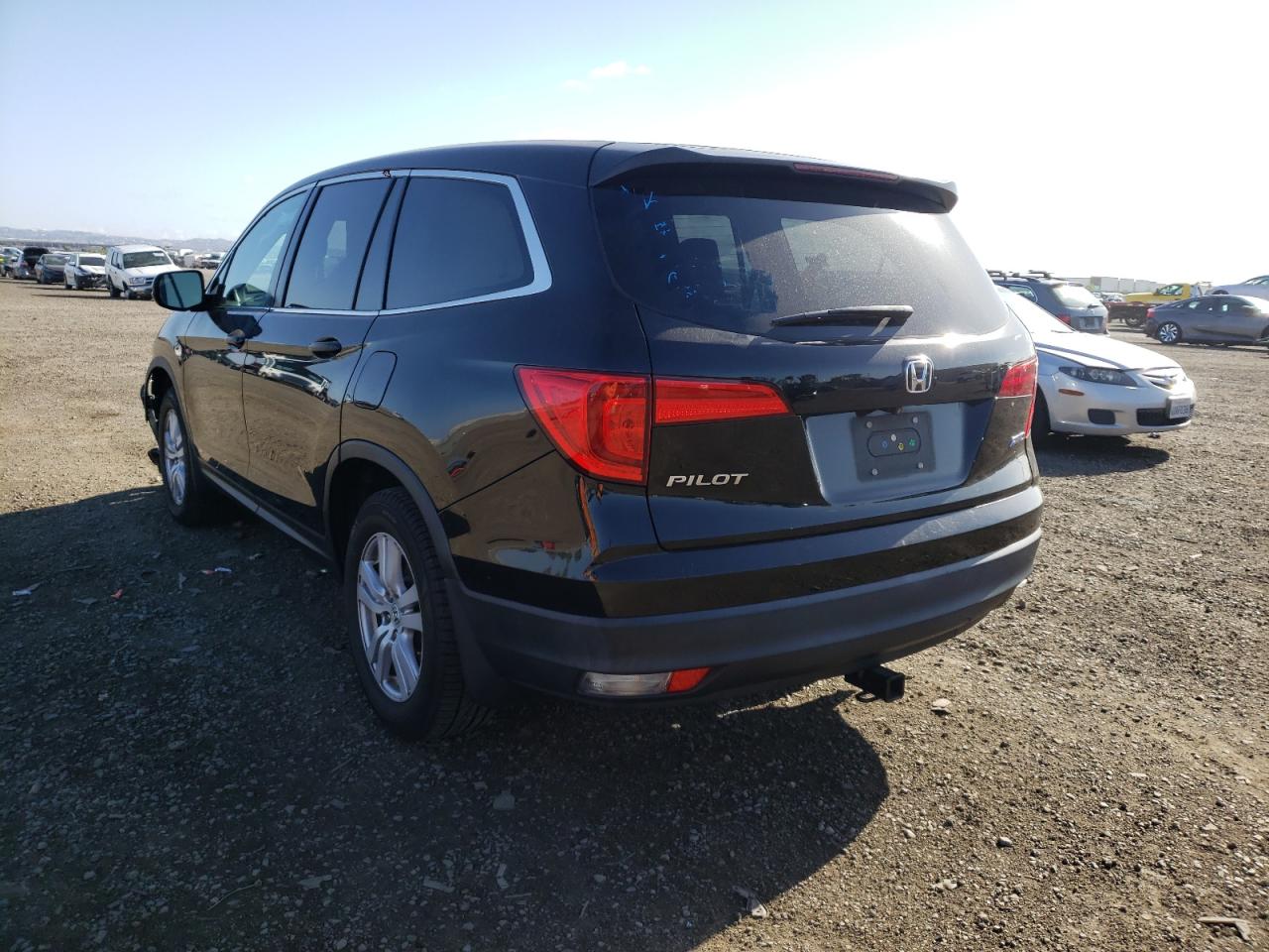 Photo 4 from auction – 2016 HONDA PILOT LX with VIN 5FNYF6H10GB078470