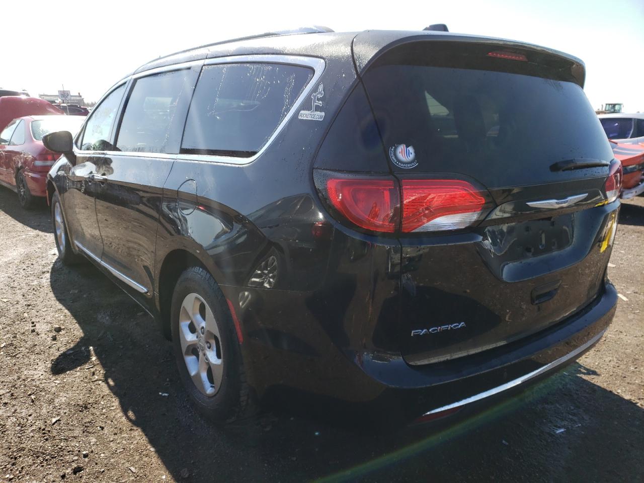 Photo 3 from auction – 2017 CHRYSLER PACIFICA T with VIN 2C4RC1EG4HR804684