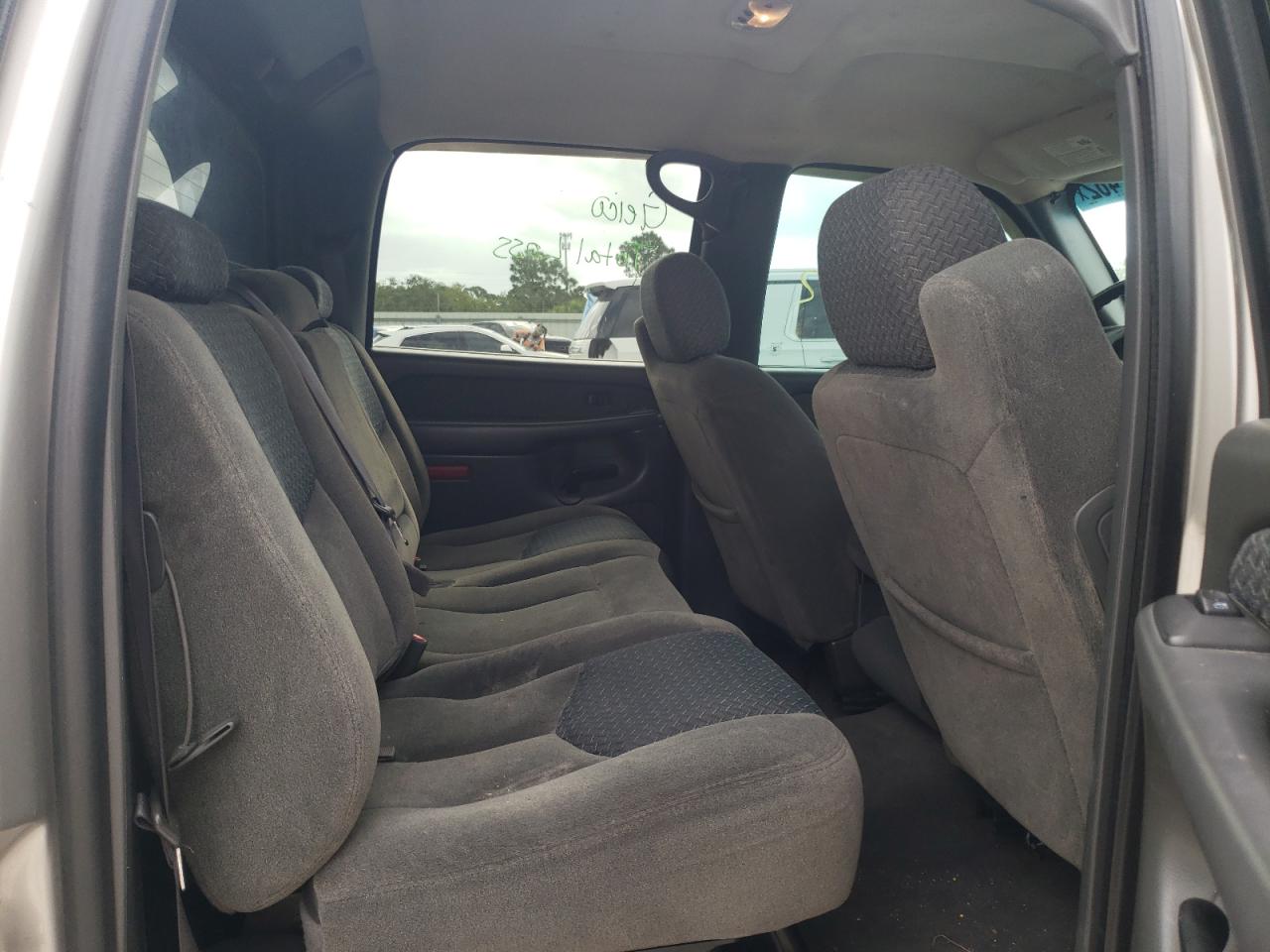 Photo 6 from auction – 2004 CHEVROLET AVALANCHE with VIN 3GNEC12T34G309822
