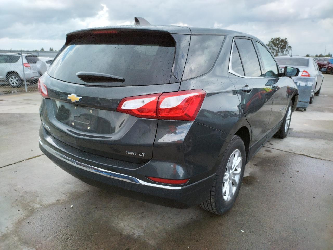 Photo 4 from auction – 2019 CHEVROLET EQUINOX LT with VIN 2GNAXUEV7K6188917