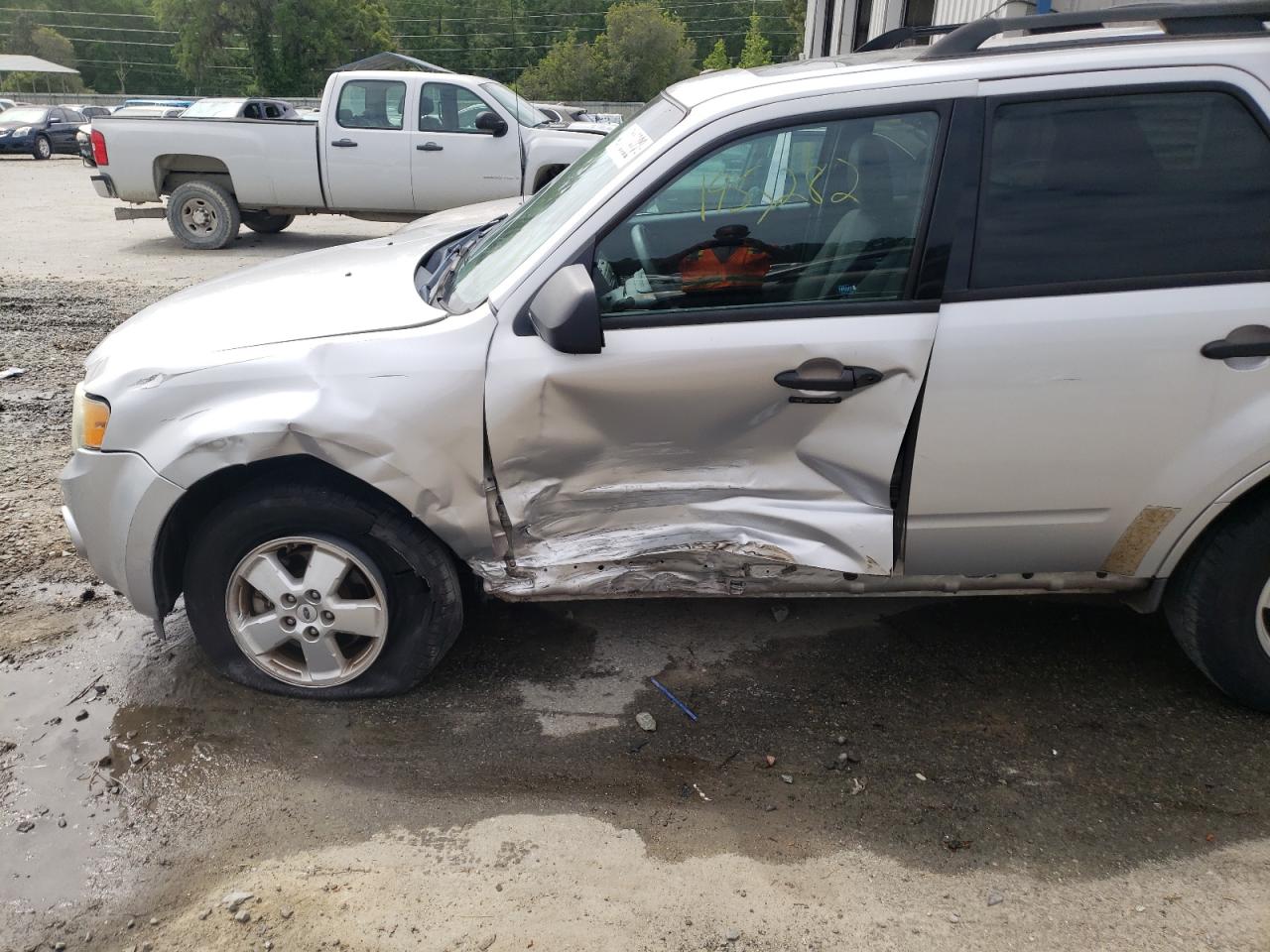 Photo 9 from auction – 2010 FORD ESCAPE XLT with VIN 1FMCU0D70AKD37052