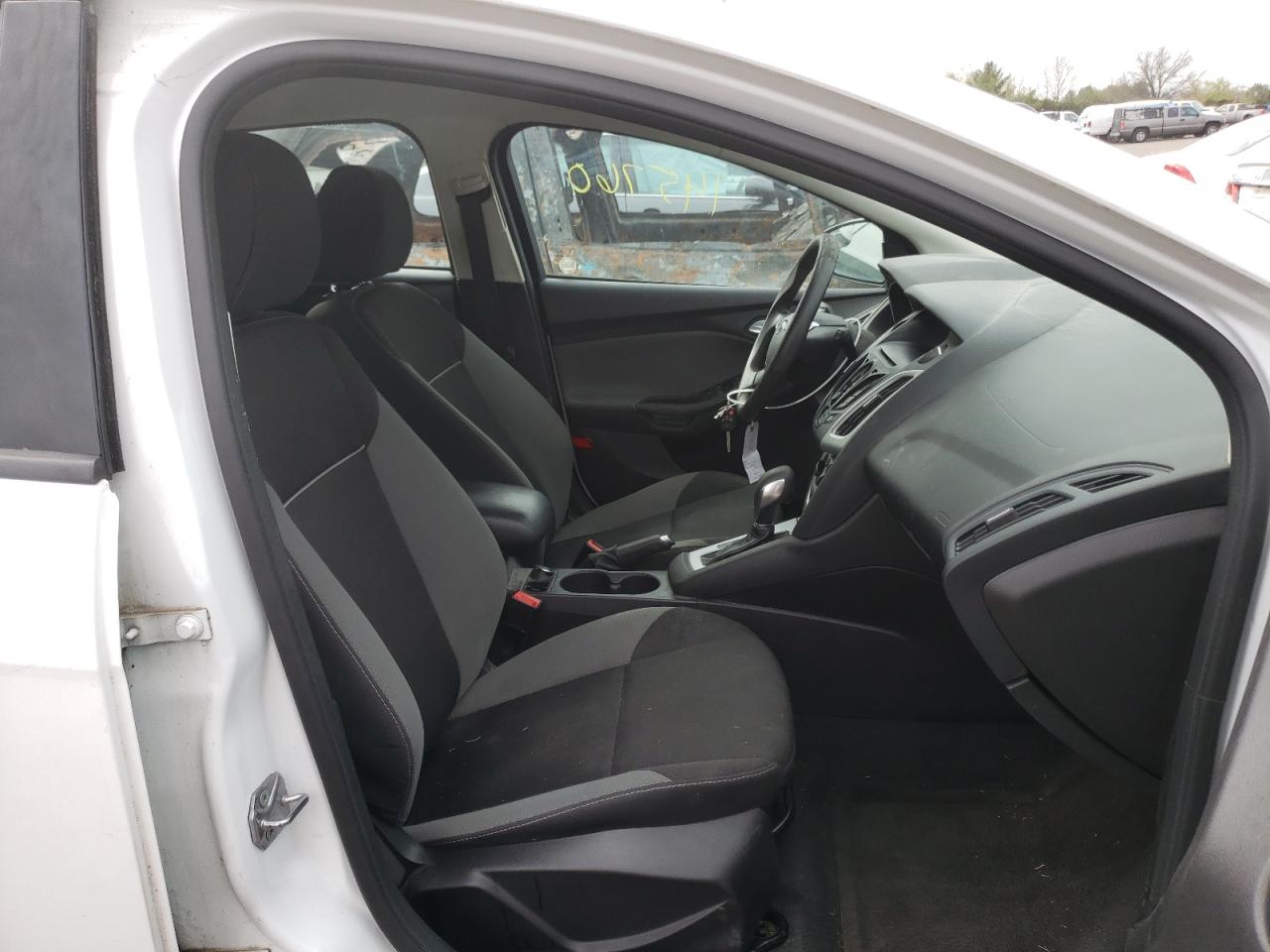 Photo 5 from auction – 2014 FORD FOCUS SE with VIN 1FADP3K25EL402394