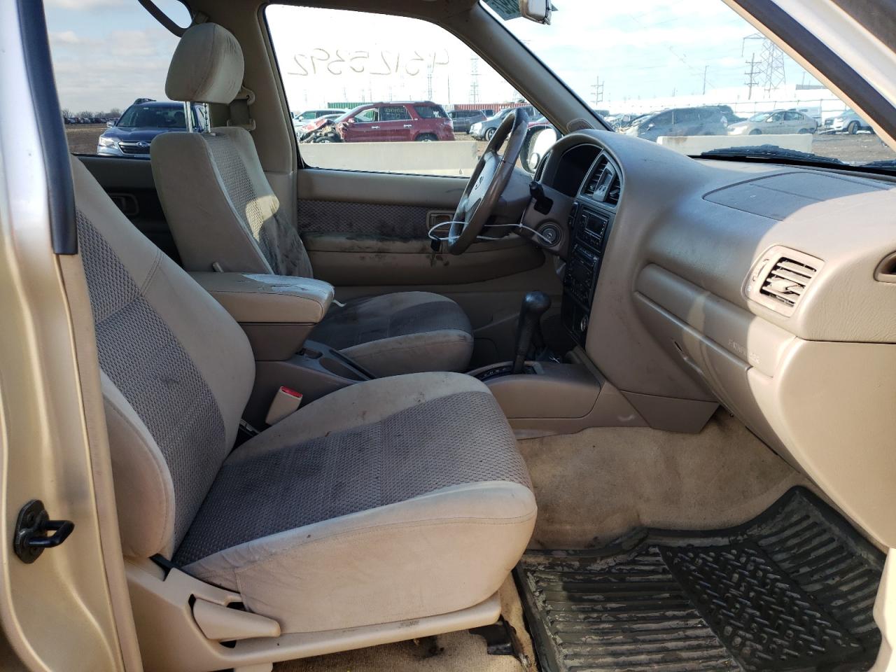 Photo 5 from auction – 2002 NISSAN PATHFINDER with VIN JN8DR09Y12W724848