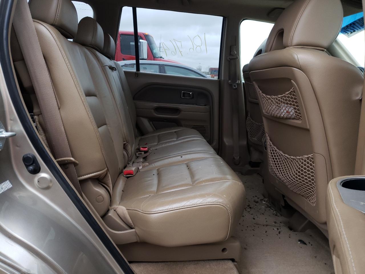 Photo 6 from auction – 2006 HONDA PILOT EX with VIN 2HKYF18726H516767