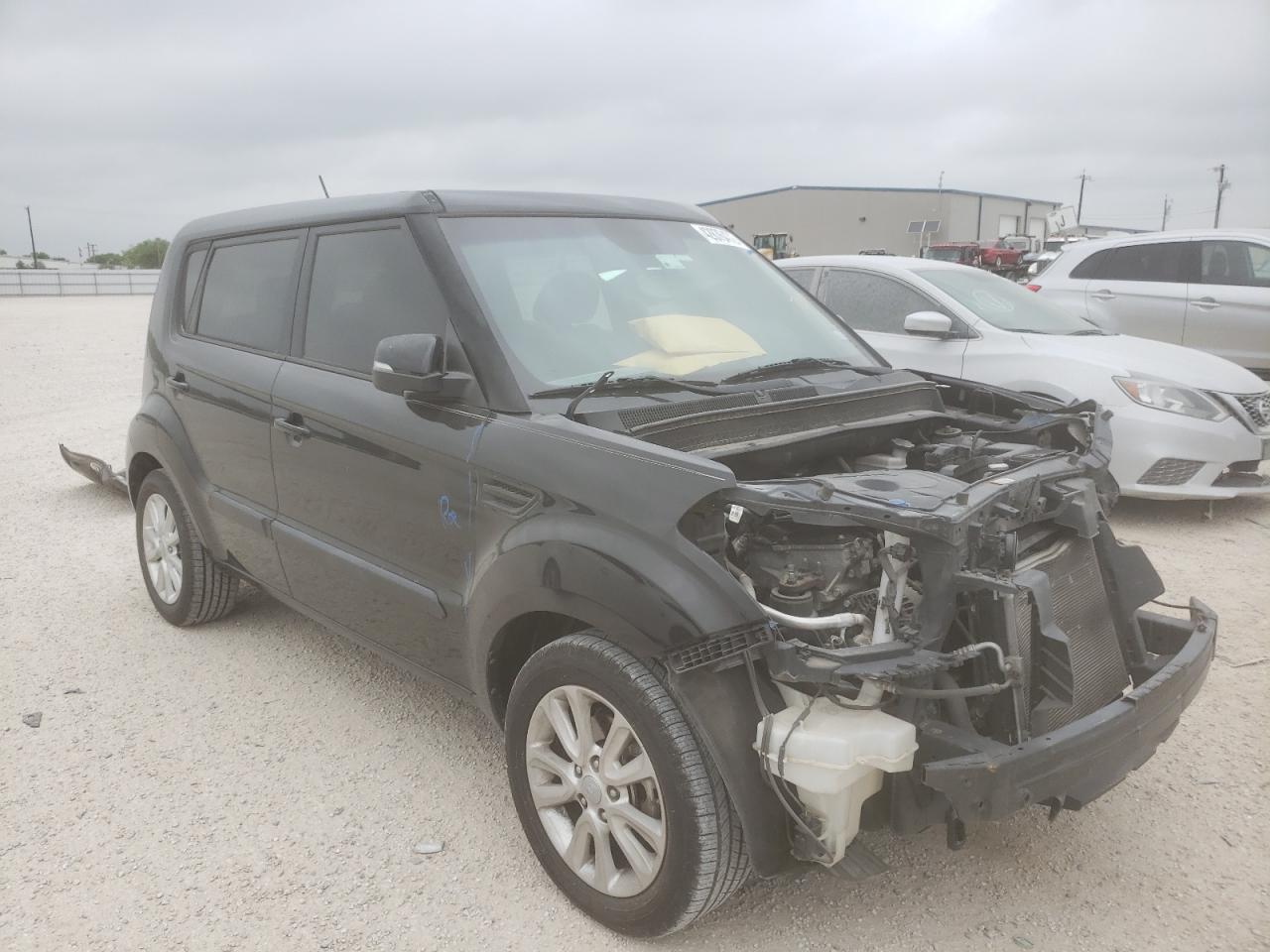KIA SOUL + 2013 with VIN KNDJT2A6XD7529253 - Photo from auction
