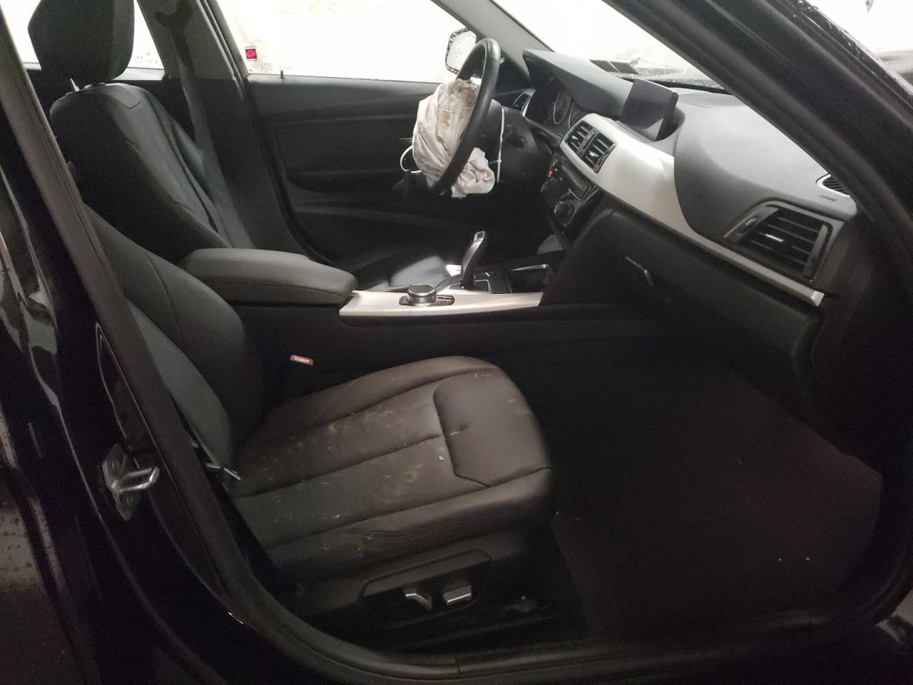 Photo 19 from auction – 2018 BMW 320 XI with VIN WBA8A3C52JA357942