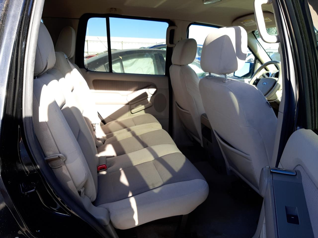 Photo 6 from auction – 2007 FORD EXPLORER X with VIN 1FMEU63E27UA37571