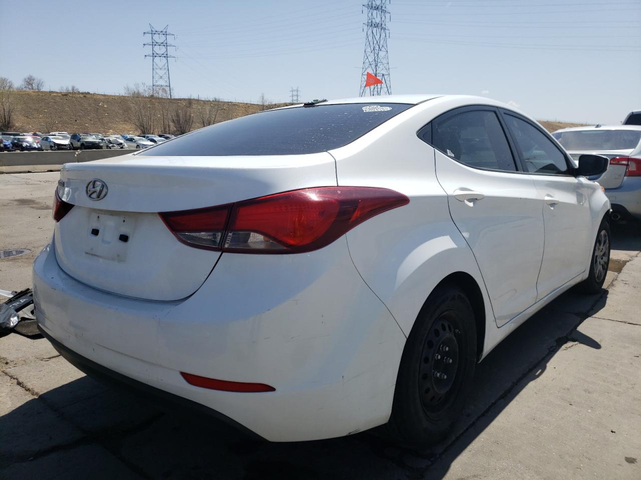 Photo 4 from auction – 2016 HYUNDAI ELANTRA SE with VIN 5NPDH4AE2GH664342