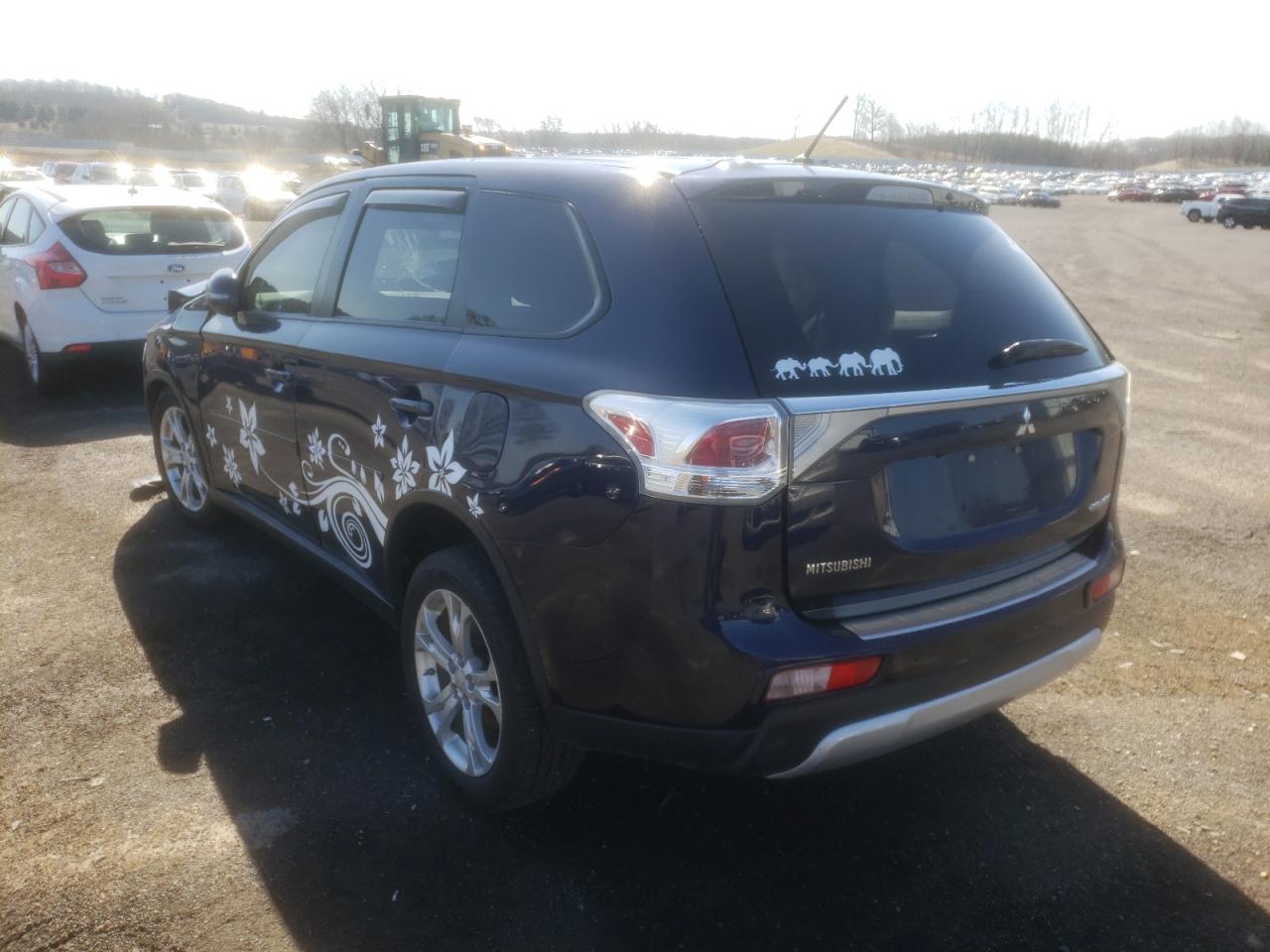 Photo 3 from auction – 2015 MITSUBISHI OUTLANDER with VIN JA4AD3A39FZ008891