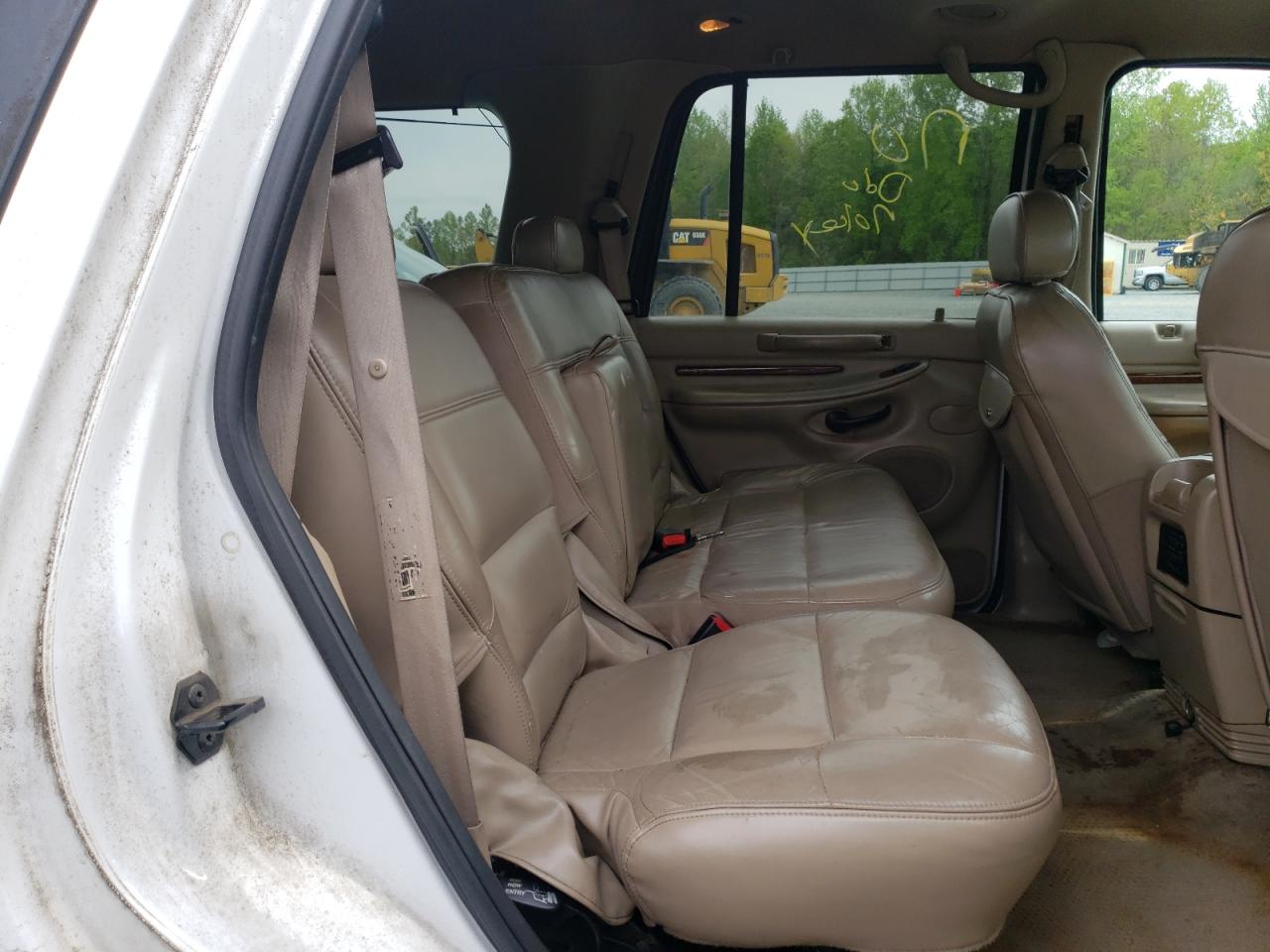 Photo 6 from auction – 2001 LINCOLN NAVIGATOR with VIN 5LMEU27R71LJ24804