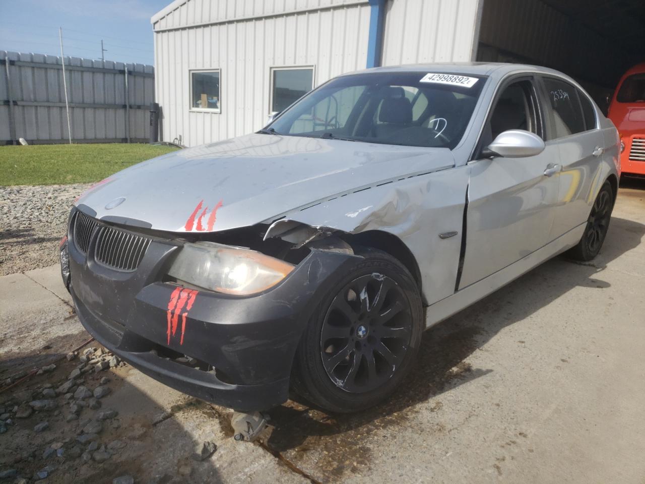 Photo 2 from auction – 2006 BMW 330 I with VIN WBAVB33586PS11081