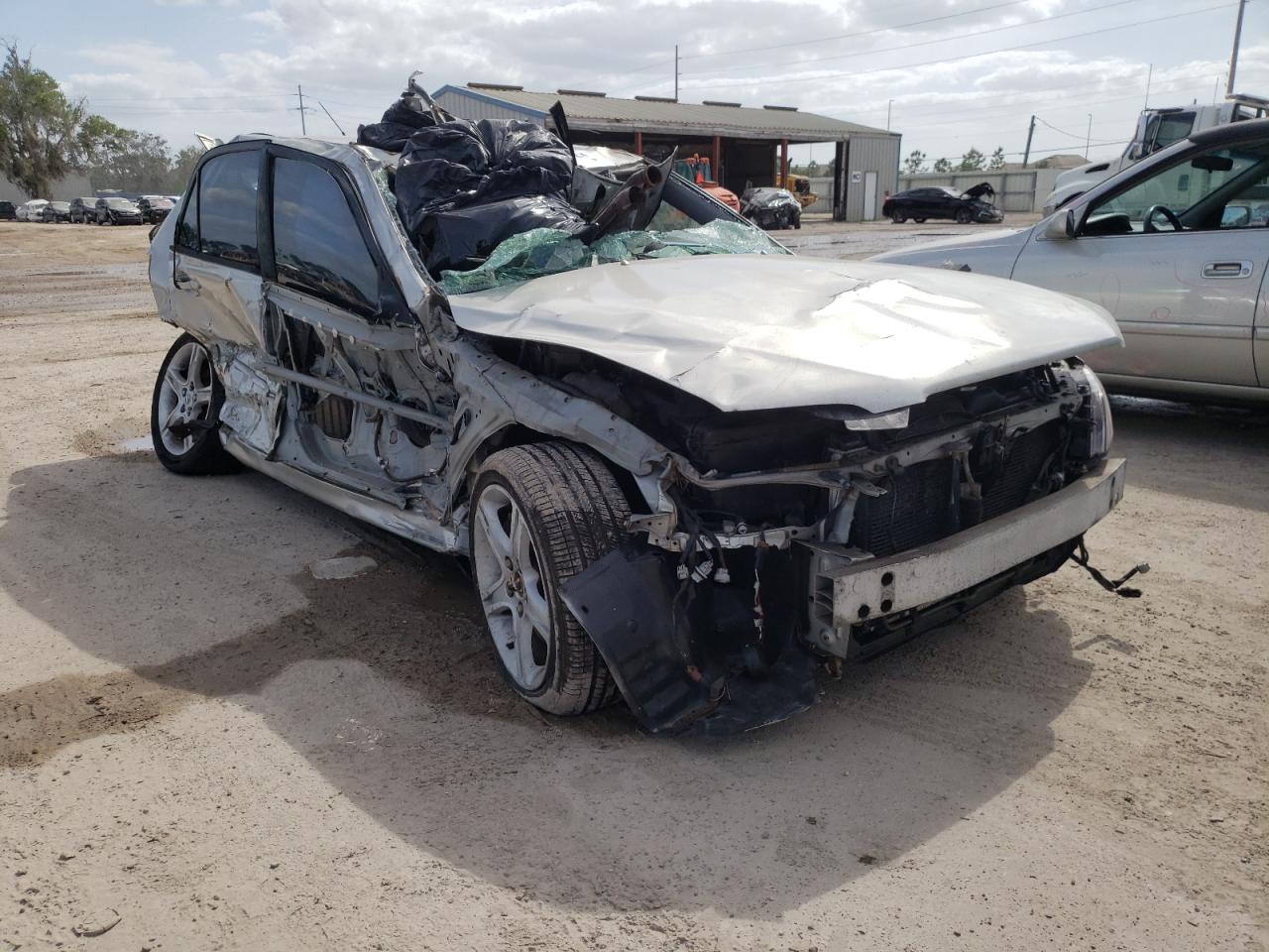LEXUS IS 300 2002 with VIN JTHBD192520037229 - Photo from auction