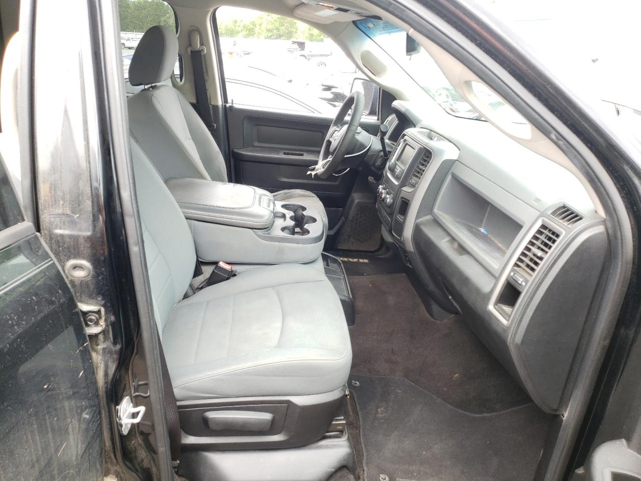 Photo 5 from auction – 2013 RAM 1500 ST with VIN 1C6RR6KT0DS639469