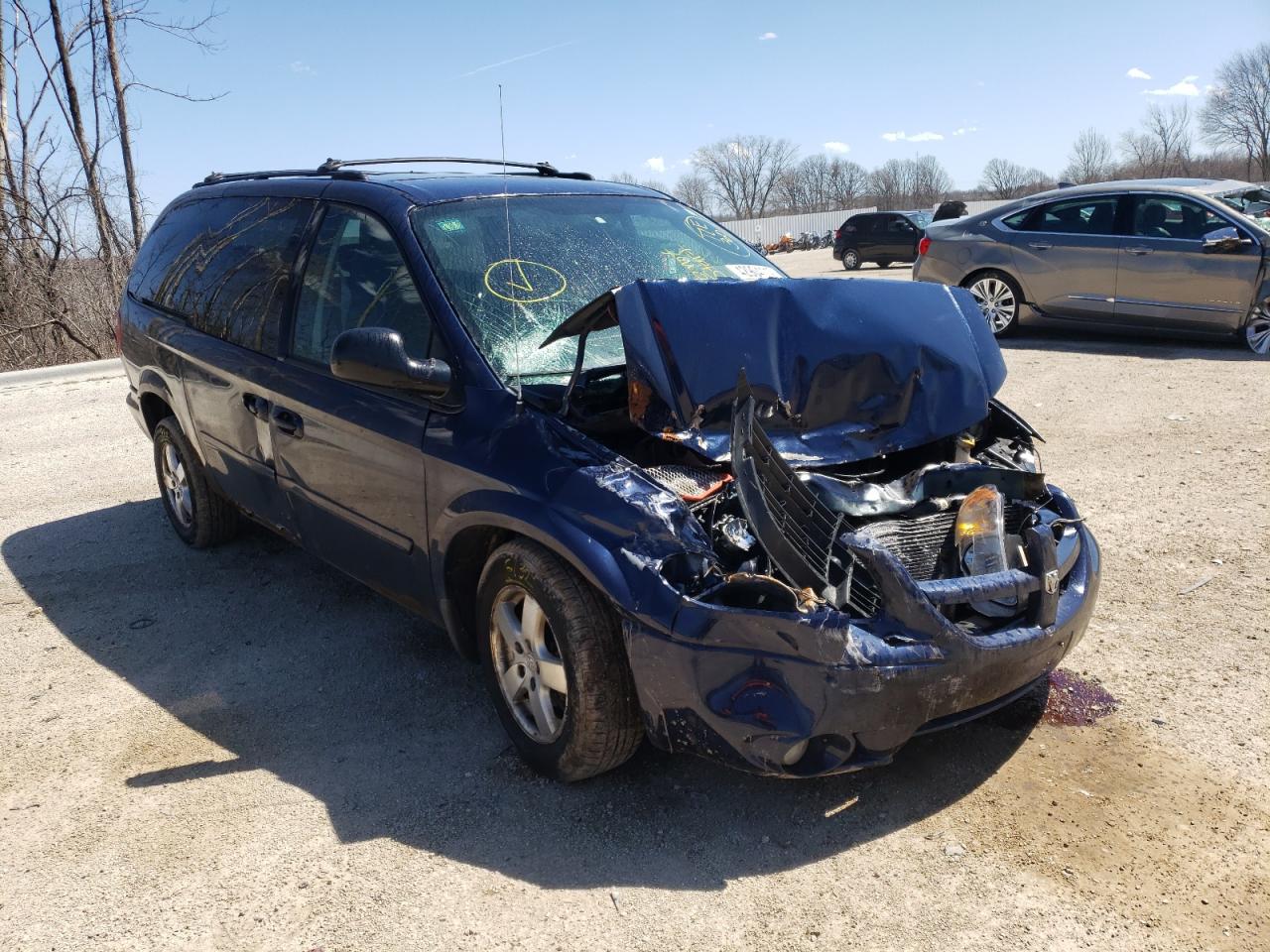 DODGE GRAND CARA 2005 with VIN 2D4GP44L25R540164 - Photo from auction