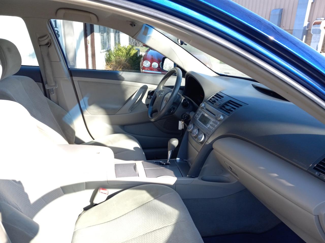 Photo 5 from auction – 2010 TOYOTA CAMRY BASE with VIN 4T1BF3EK8AU561829