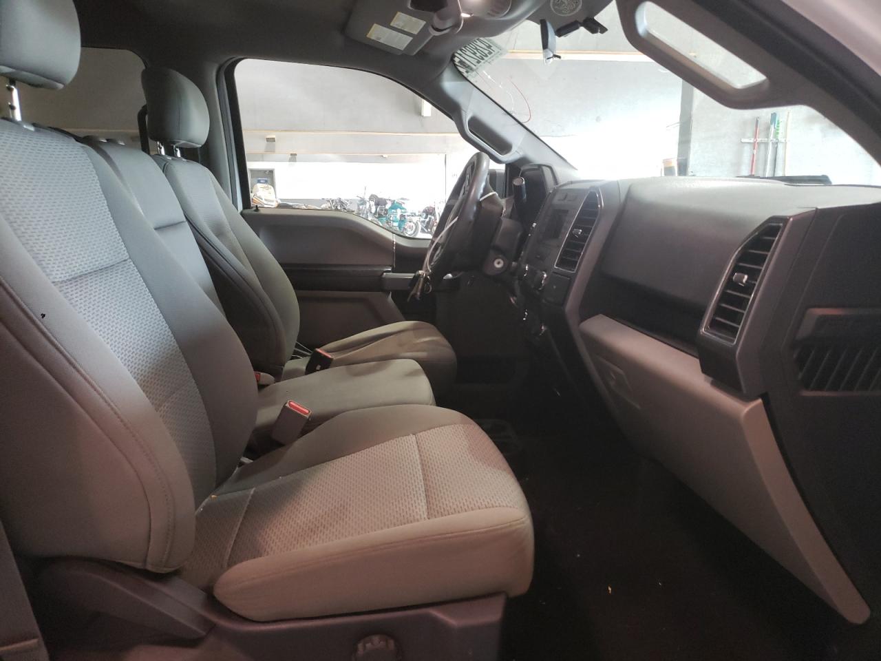Photo 5 from auction – 2017 FORD F150 SUPER with VIN 1FTEW1E82HFC83020