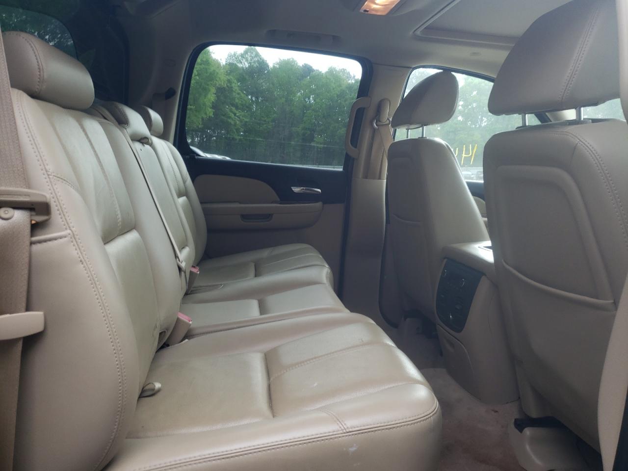 Photo 6 from auction – 2007 CHEVROLET AVALANCHE with VIN 3GNEC12067G303037