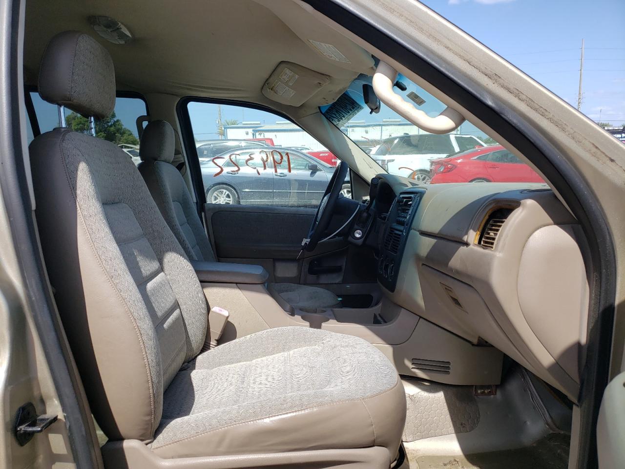 Photo 5 from auction – 2002 FORD EXPLORER X with VIN 1FMZU62KX2UD34671