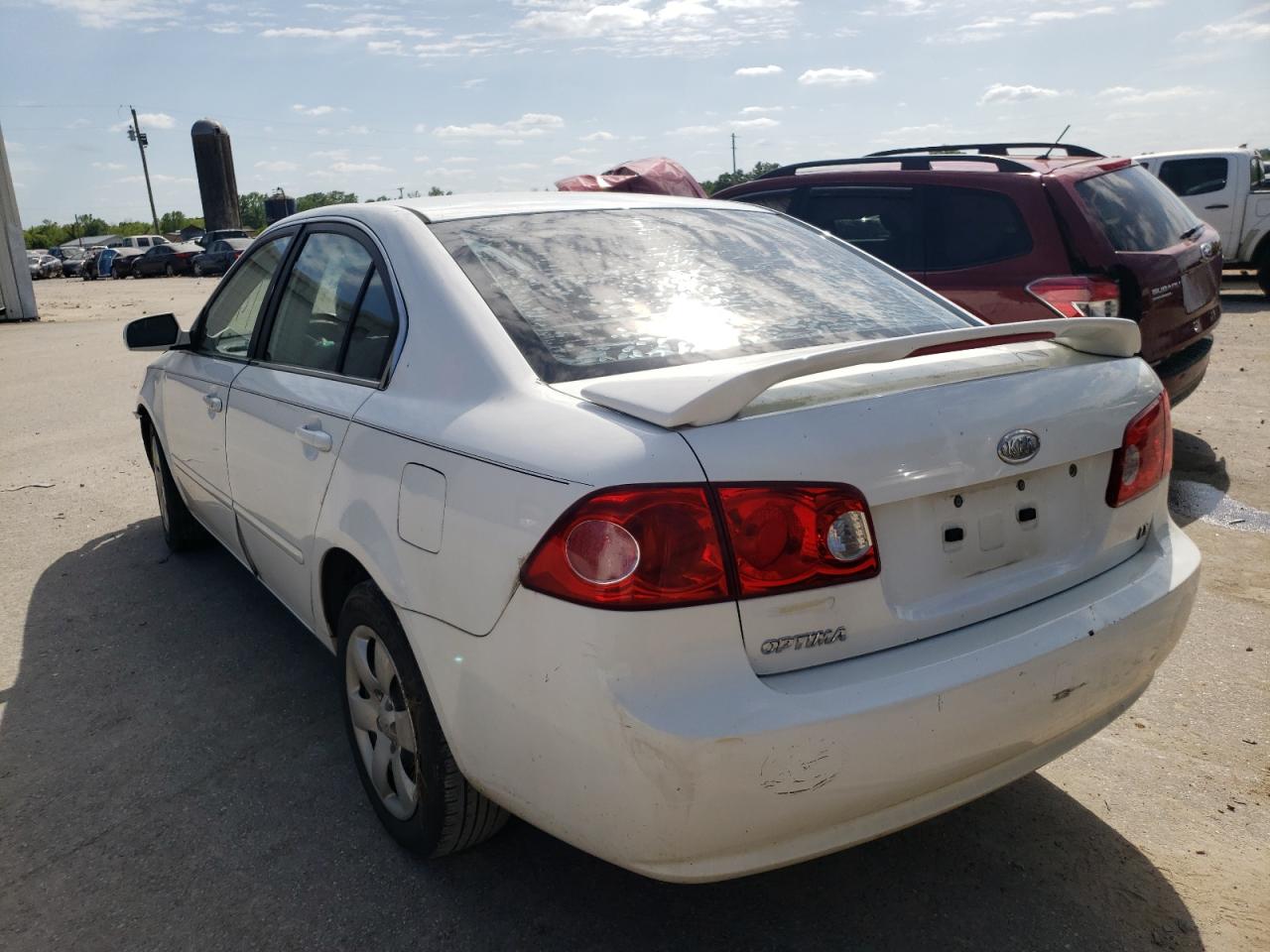 Photo 3 from auction – 2007 KIA OPTIMA LX with VIN KNAGE123475156971