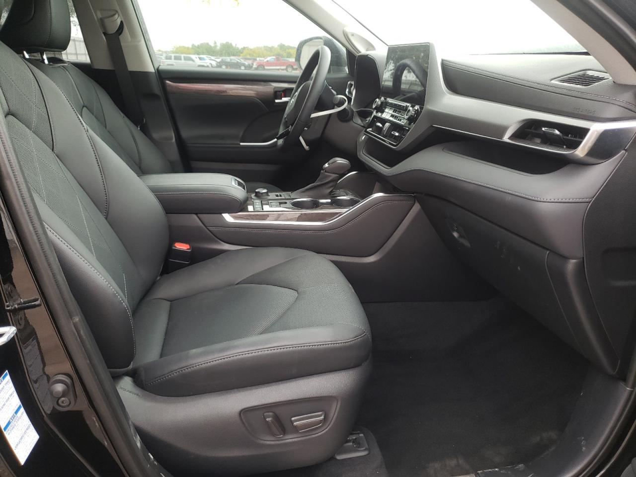 Photo 5 from auction – 2021 TOYOTA HIGHLANDER with VIN 5TDFZRBH7MS149533