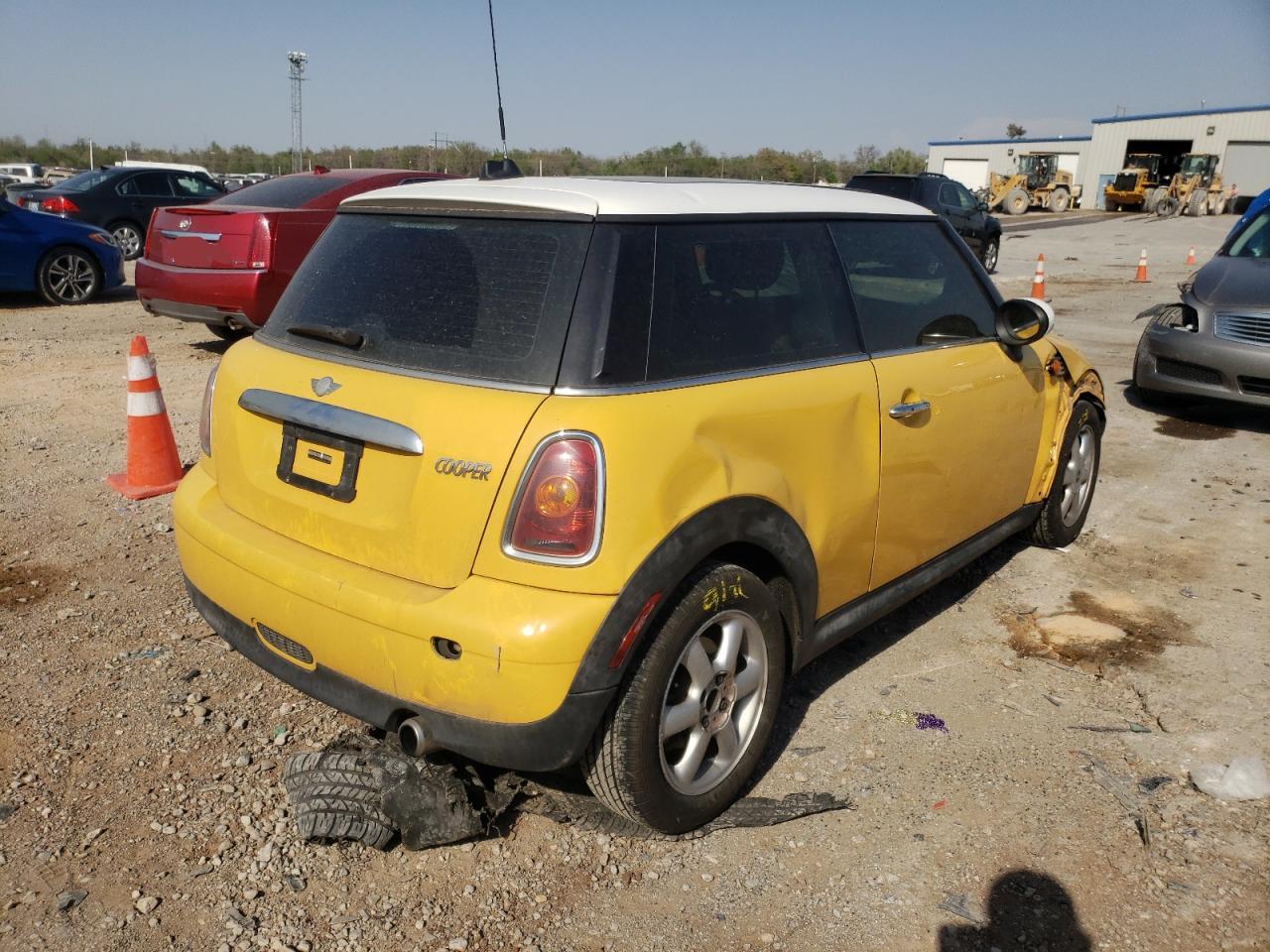 Photo 4 from auction – 2008 MINI COOPER with VIN WMWMF33588TU67277