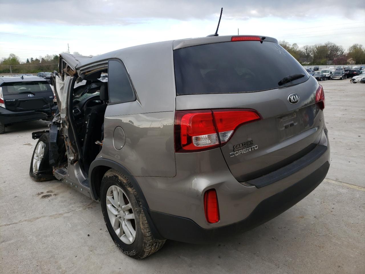 Photo 3 from auction – 2015 KIA SORENTO LX with VIN 5XYKT3A67FG631397