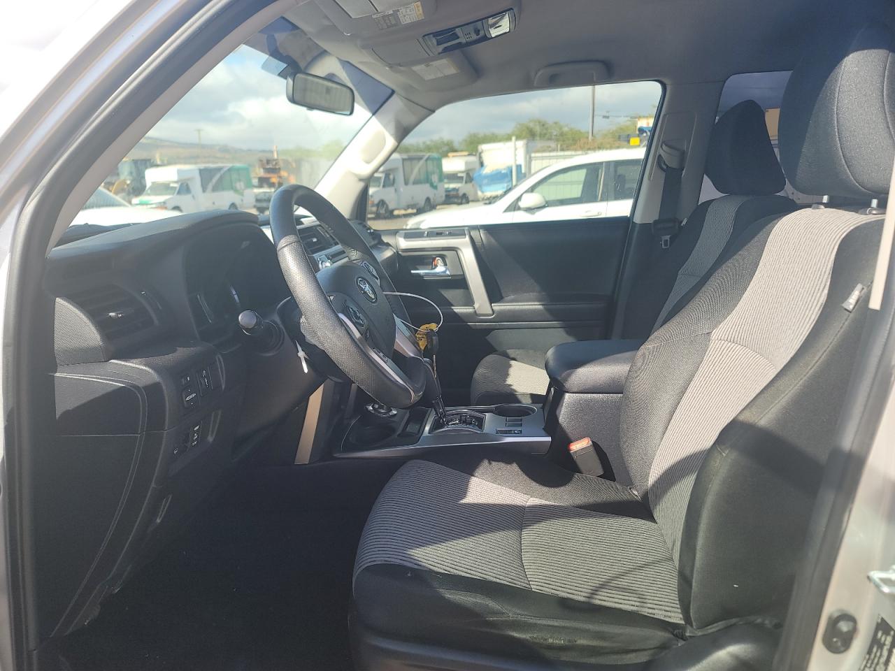 Photo 5 from auction – 2017 TOYOTA 4RUNNER SR with VIN JTEBU5JR5H5407717