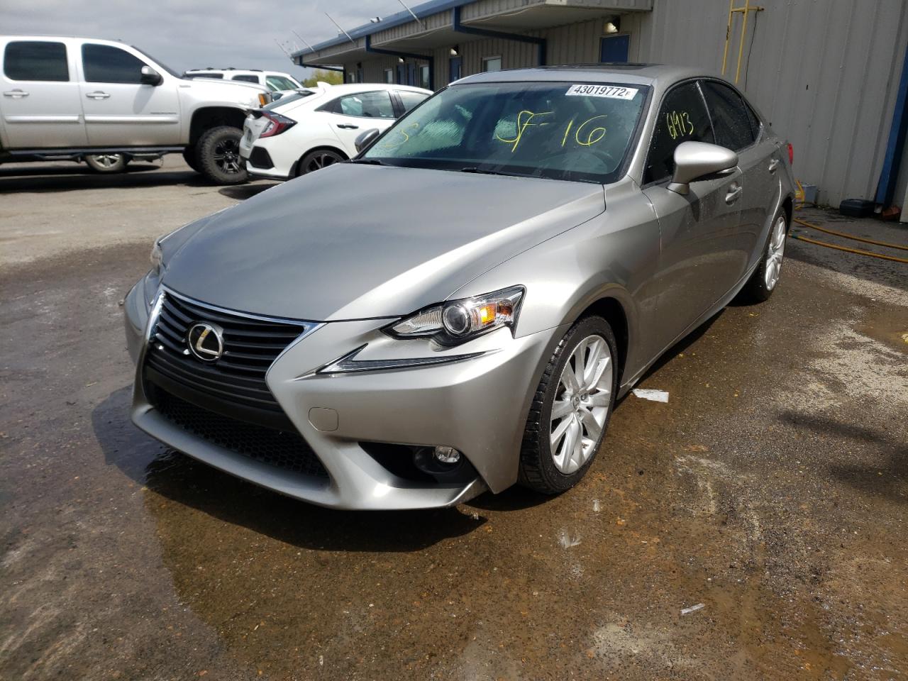 Photo 2 from auction – 2016 LEXUS IS 200T with VIN JTHBA1D29G5013400