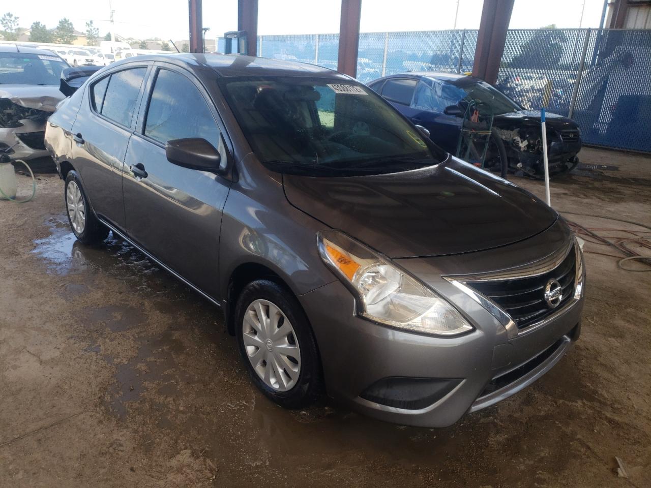 NISSAN VERSA S 2018 with VIN 3N1CN7AP6JL880955 - Photo from auction