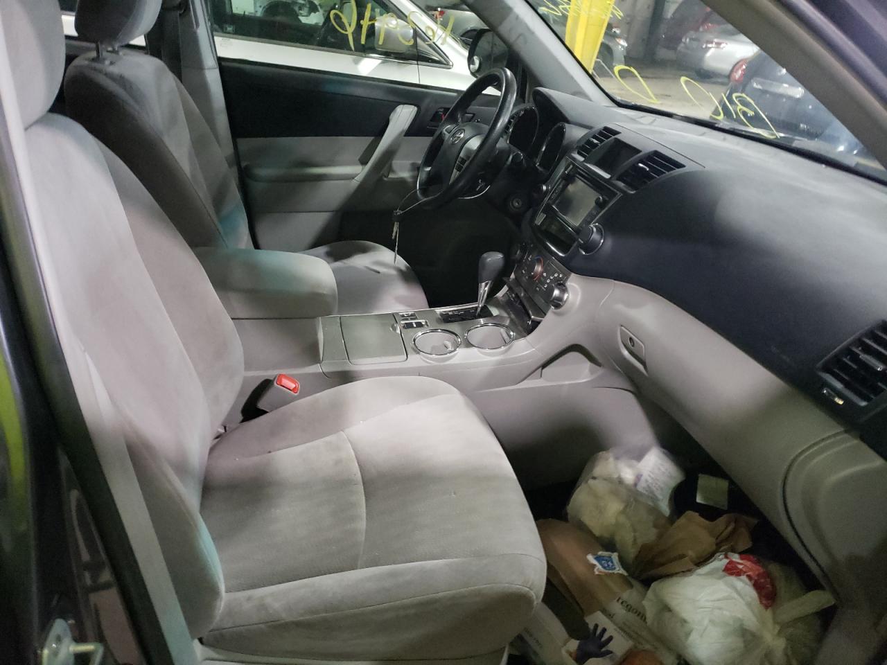 Photo 5 from auction – 2013 TOYOTA HIGHLANDER with VIN 5TDBK3EH9DS244168