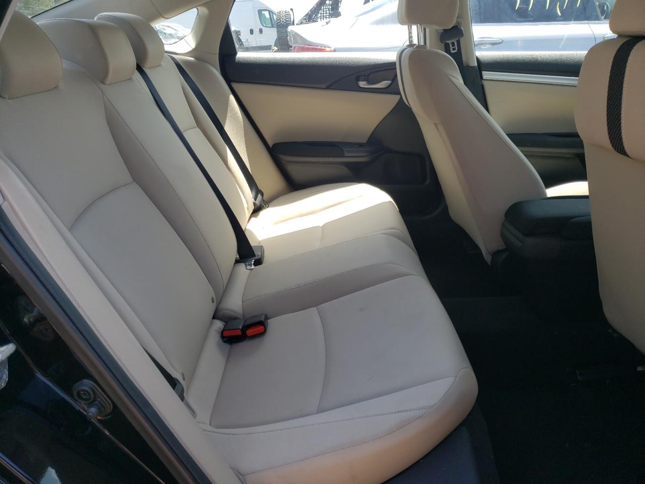 Photo 6 from auction – 2018 HONDA CIVIC LX with VIN 19XFC2F52JE034675