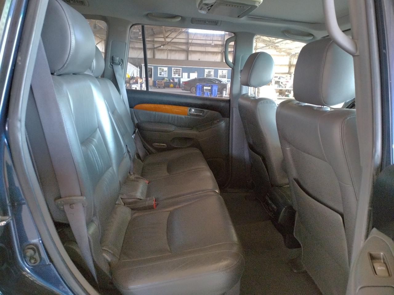 Photo 6 from auction – 2005 LEXUS GX 470 with VIN JTJBT20X350075210
