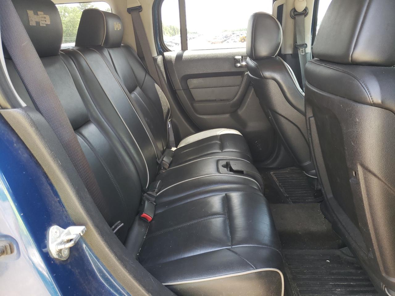 Photo 6 from auction – 2006 HUMMER H3 with VIN 5GTDN136568293423