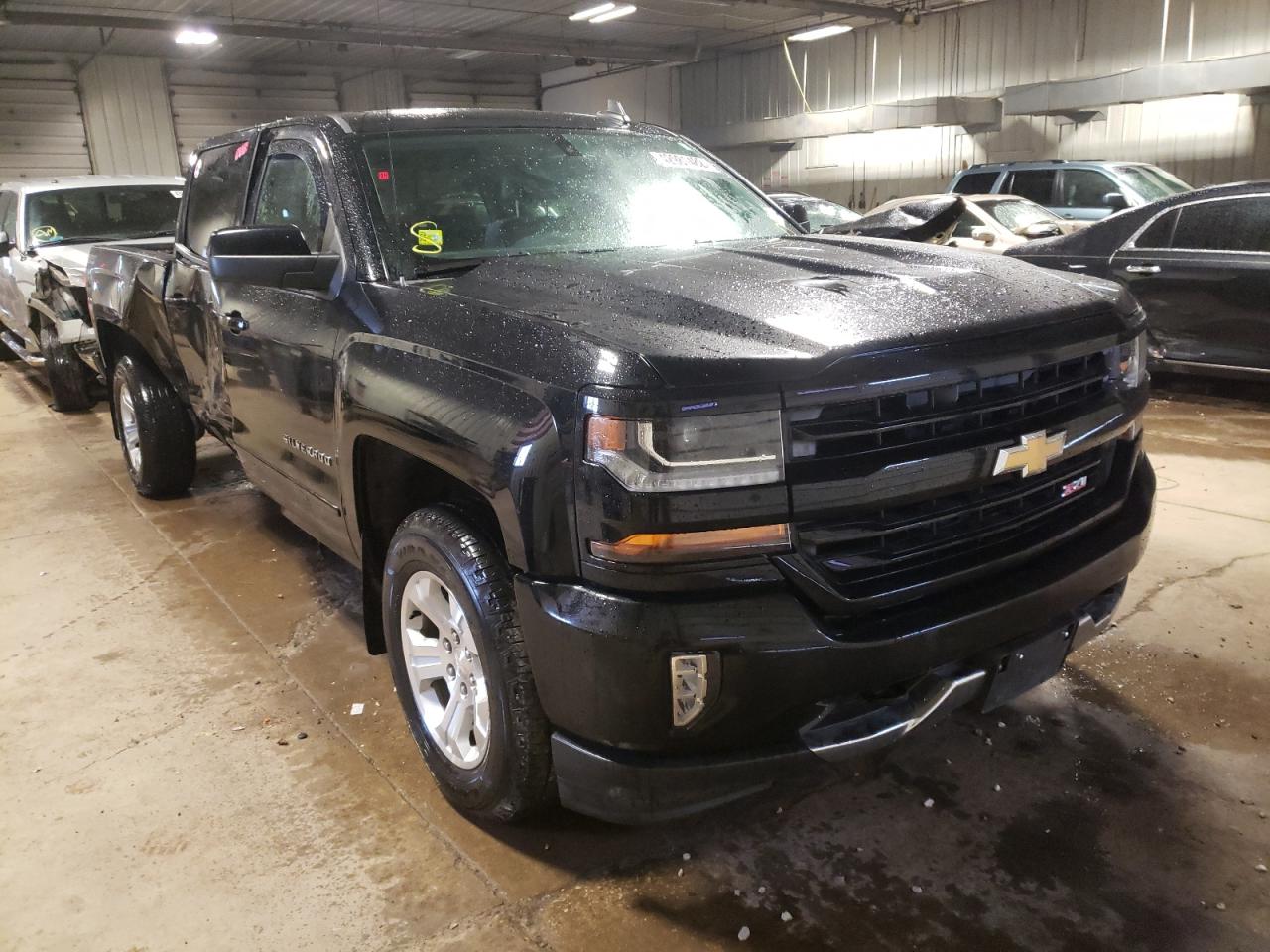 CHEVROLET SILVERADO 2017 with VIN 1GCUKREC6HF114516 - Photo from auction