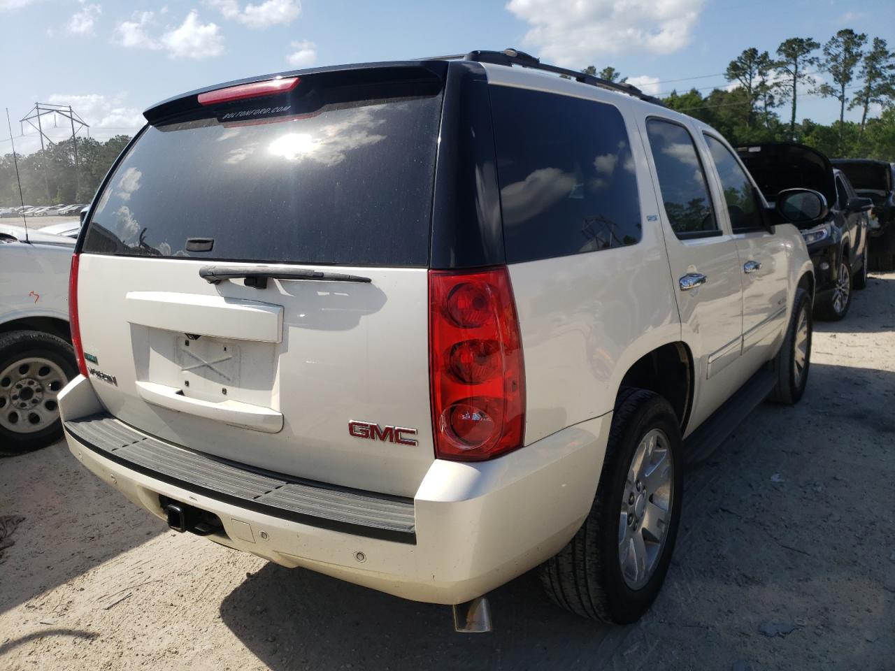 Photo 4 from auction – 2012 GMC YUKON SLT with VIN 1GKS1CE03CR326105