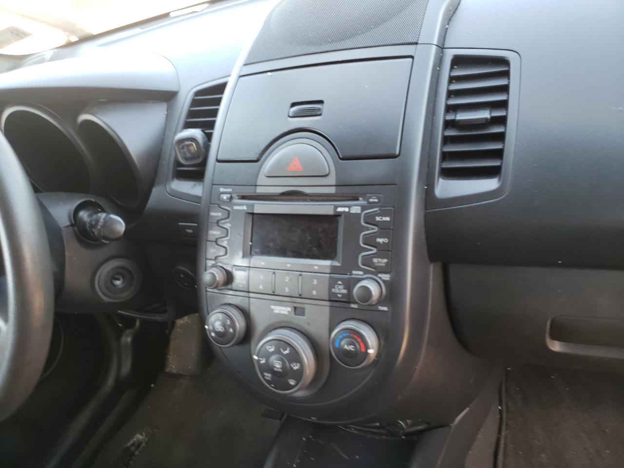 Photo 9 from auction – 2010 KIA SOUL with VIN KNDJT2A24A7042283