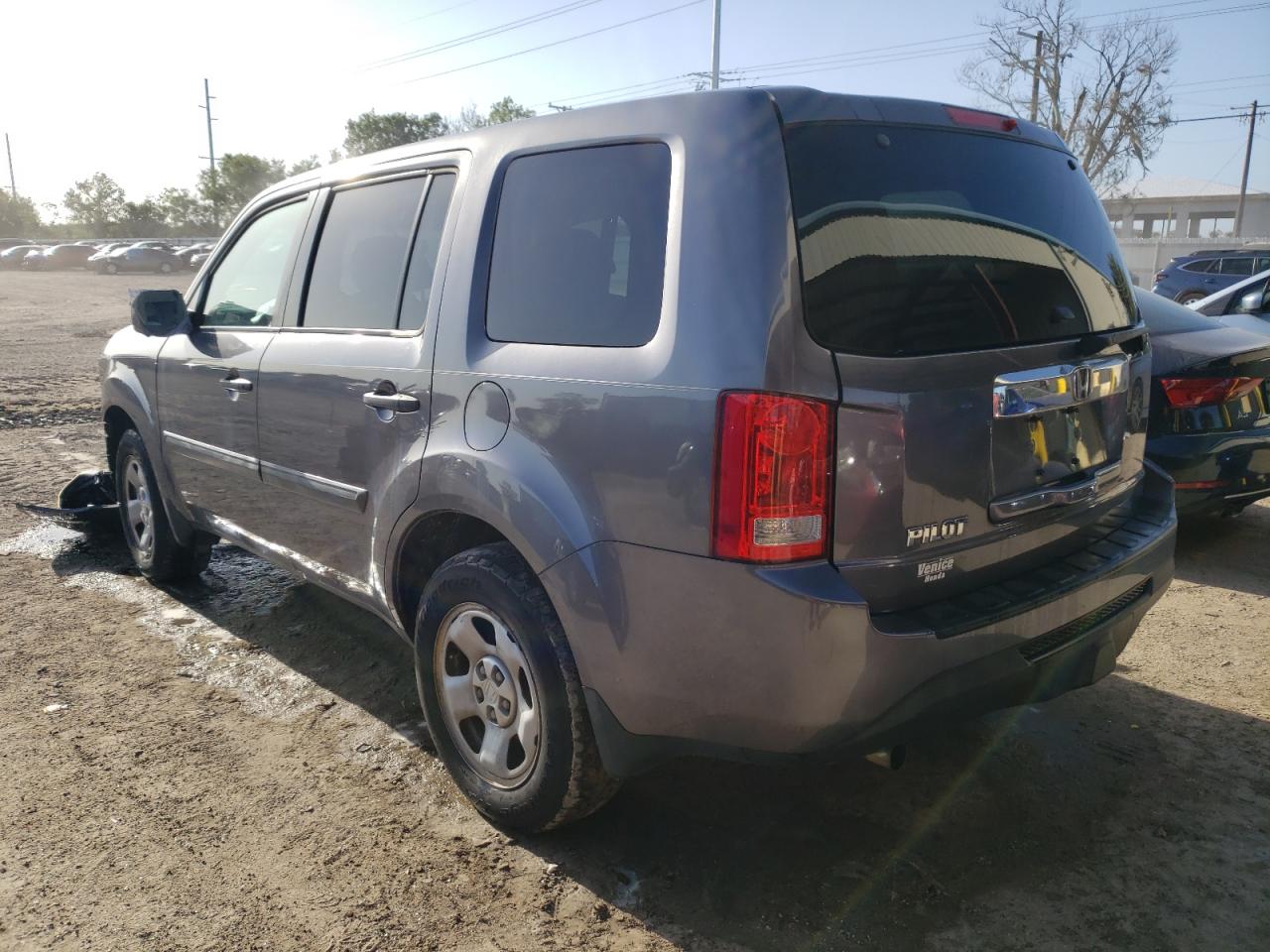 Zdjęcie 3 z aukcji – 2015 HONDA PILOT LX z VIN 5FNYF3H26FB021647