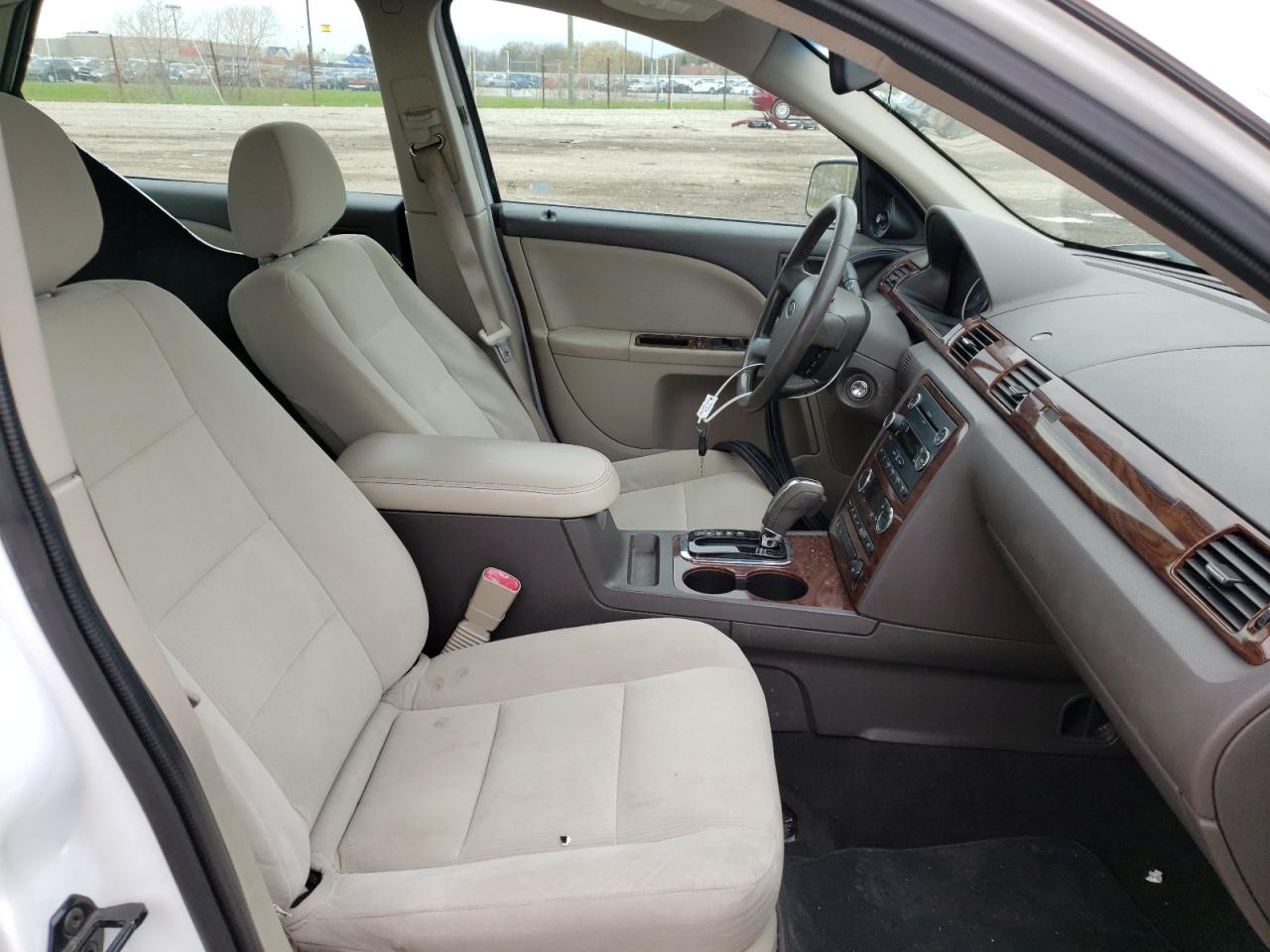 Photo 5 from auction – 2008 FORD TAURUS SEL with VIN 1FAHP27W88G123493
