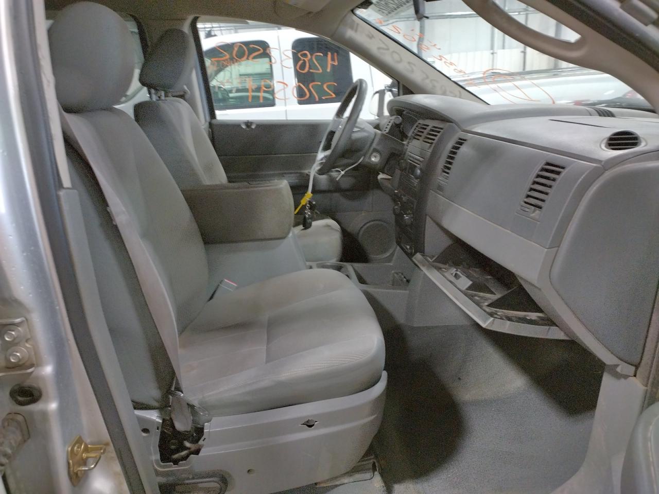 Photo 5 from auction – 2004 DODGE DURANGO ST with VIN 1D4HB38N94F235016
