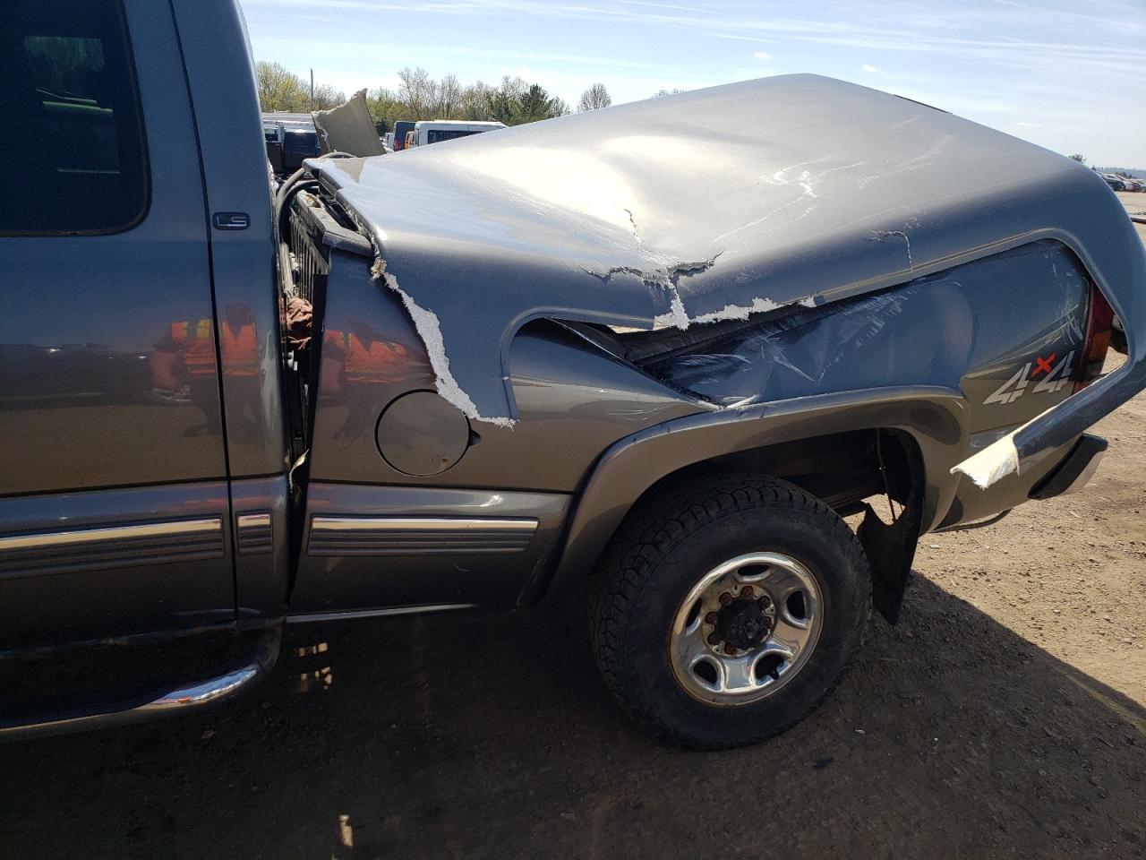 Photo 9 from auction – 2002 CHEVROLET SILVERADO with VIN 1GCHK29UX2E193066