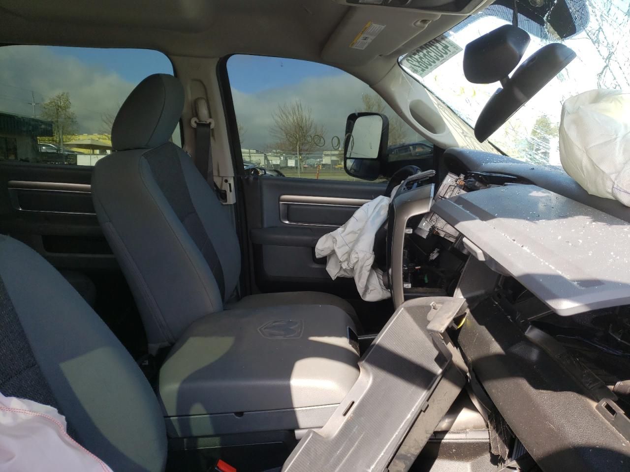 Photo 5 from auction – 2017 RAM 2500 SLT with VIN 3C6UR5DLXHG581336