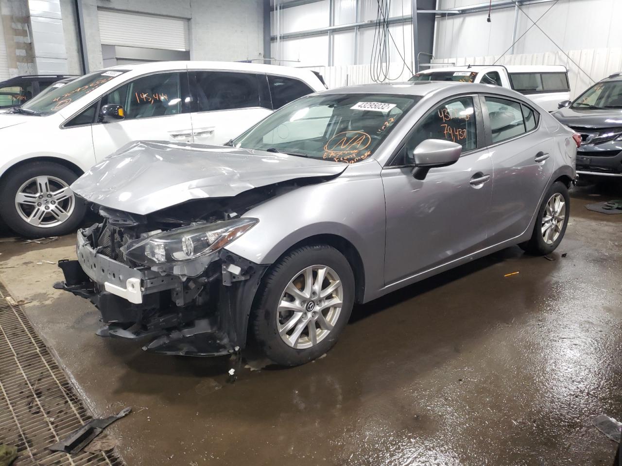Photo 2 from auction – 2015 MAZDA 3 TOURING with VIN JM1BM1V77F1258978