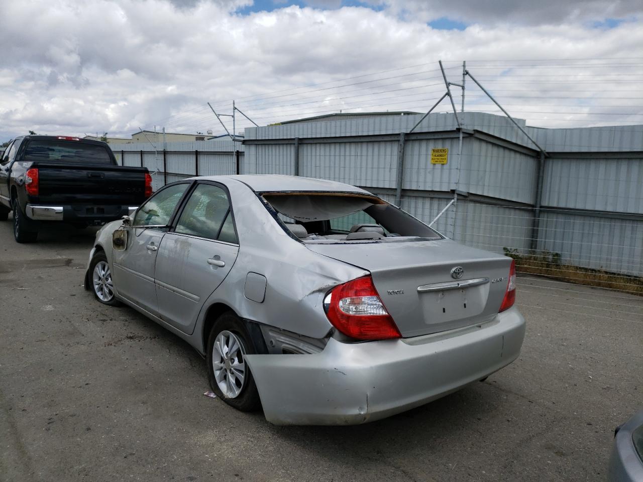 Photo 3 from auction – 2004 TOYOTA CAMRY LE with VIN 4T1BF32K64U076162