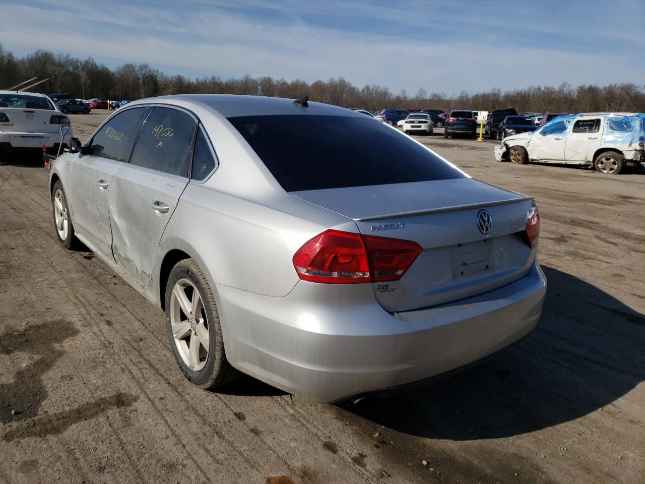 Photo 3 from auction – 2014 VOLKSWAGEN PASSAT S with VIN 1VWAT7A3XEC027657