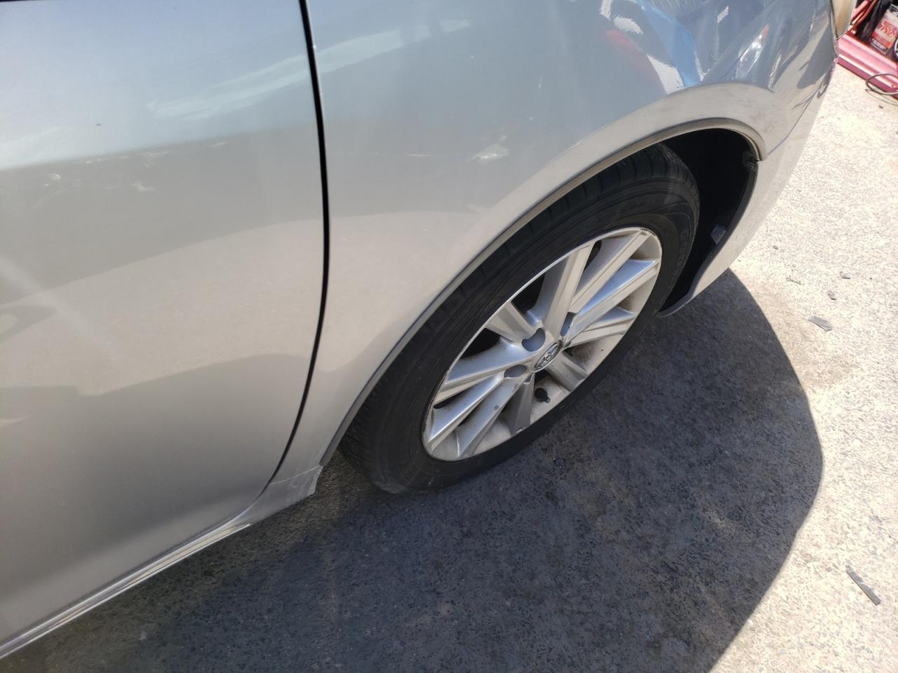 Photo 9 from auction – 2014 TOYOTA CAMRY L with VIN 4T4BF1FK7ER369350