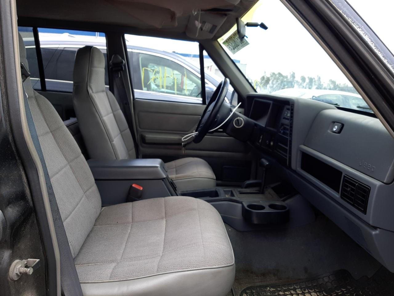 Photo 5 from auction – 1996 JEEP CHEROKEE with VIN 1J4FJ68S6TL301952
